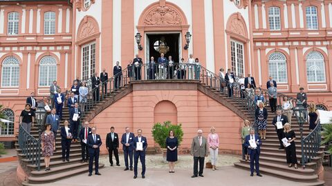 Gruppenfoto Familienfreundlicher Arbeitgeber Gruppenfoto Familienfreundlicher Arbeitgeber